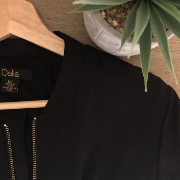 Dalia Light Jacket - Picture 3 of 3